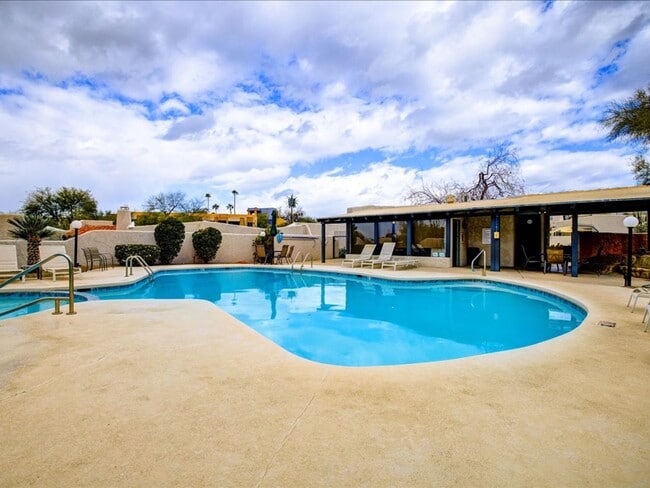 Building Photo - 2 Bedroom 2 Bathroom