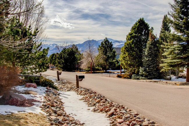 Building Photo - Spacious 4BR Home in Gleneagle!!!