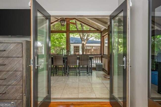 Building Photo - 168 Garland Ave