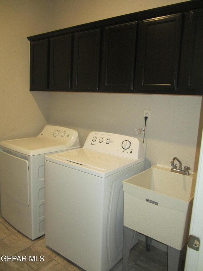 Building Photo - 323 Malta St