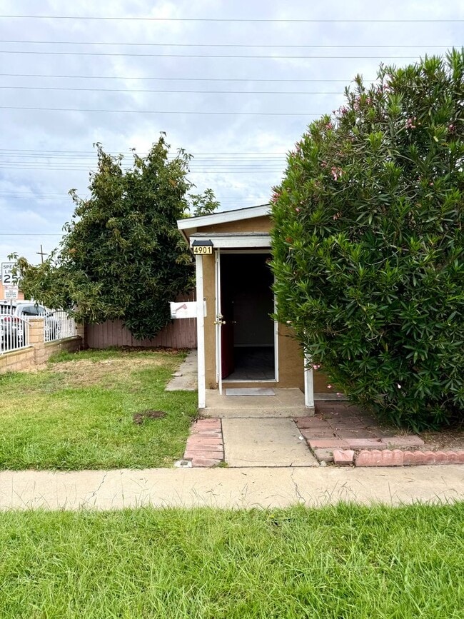Building Photo - 4901 Frink Ave