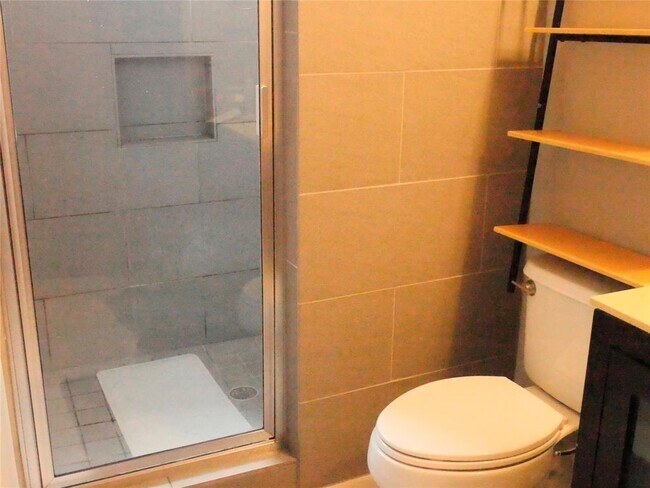 Building Photo - 3000 Speedway