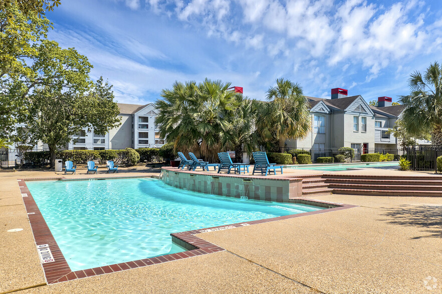 Primary Photo - 7979 Westheimer Apartments