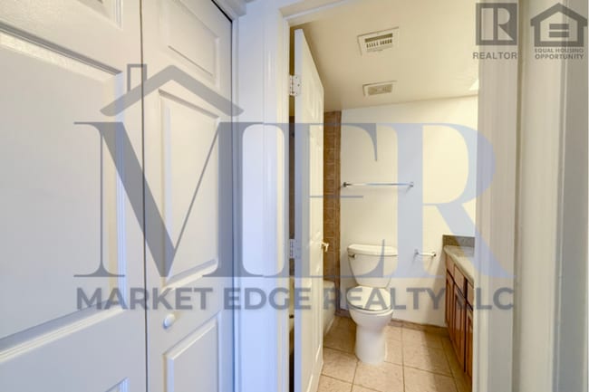 Building Photo - 2Bed/2Bath Apt at Greenway/35th Ave! Move-In Ready on 08/06/2026!