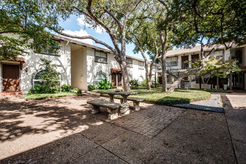 Building Photo - 4214 Rawlins St