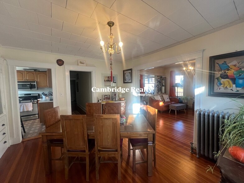 Building Photo - 10 Townsend Rd