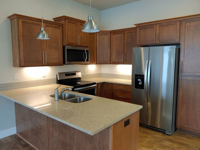 Building Photo - Beautiful Low Maintenance Home in Gated Co...