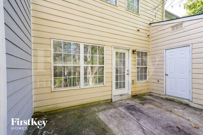 Building Photo - 7128 Brookview Way