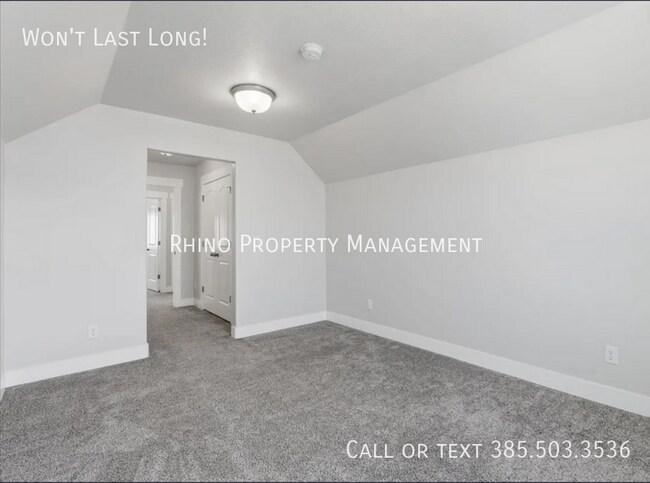 Building Photo - 4452 N Summer View Dr