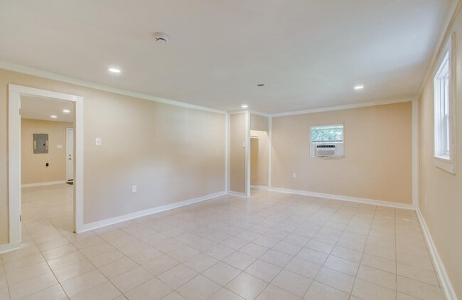 Building Photo - 810 Roosevelt St