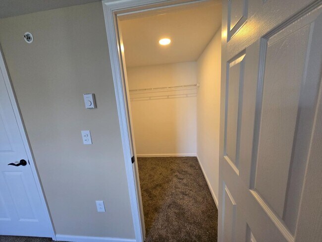 Building Photo - 109 2nd St