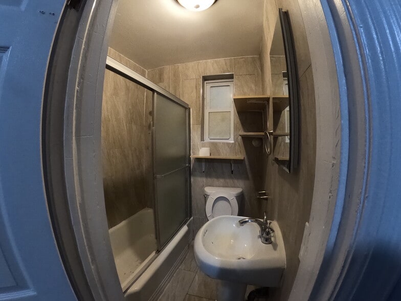 Building Photo - 61 Poplar St