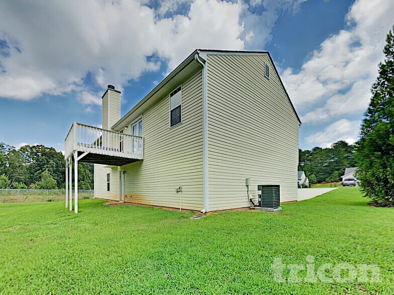 Building Photo - 460 Vinemont Ridge