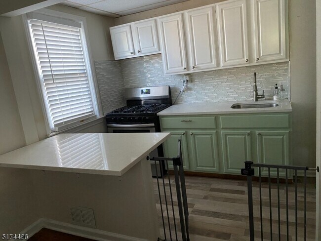 Building Photo - 33 High St