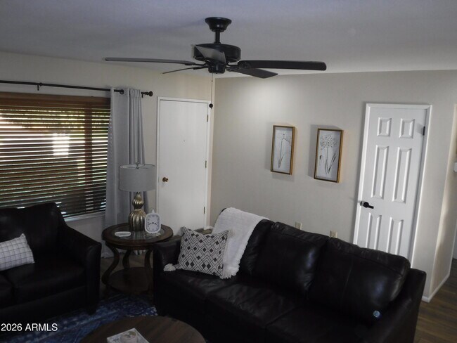 Building Photo - 11029 W Caron Dr