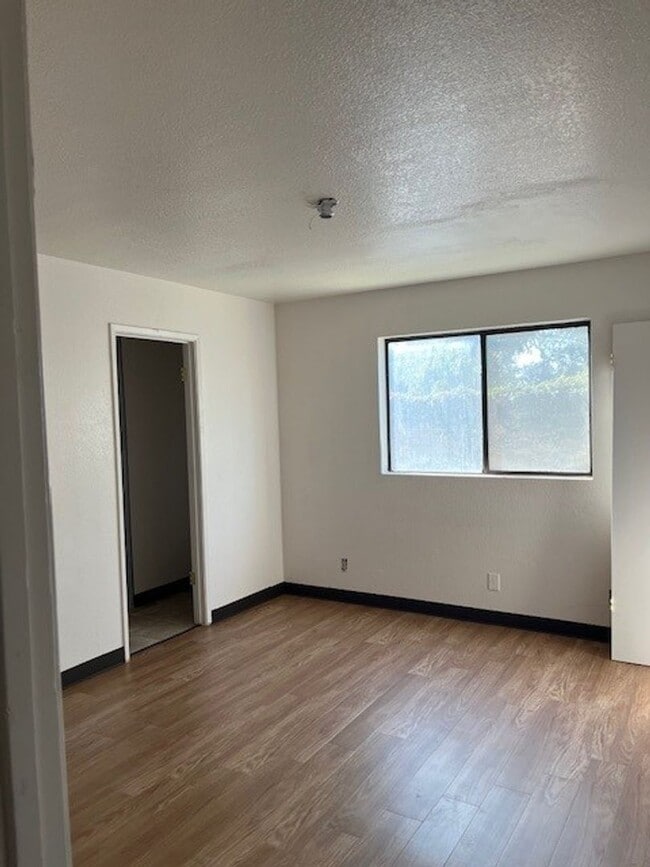 Building Photo - 245 S Crenshaw St