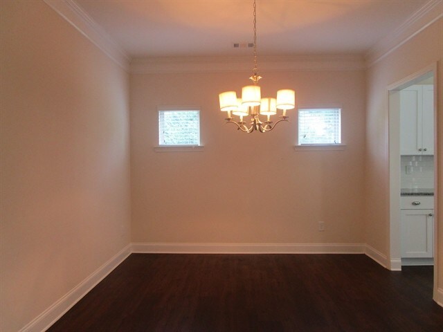 Building Photo - 2400 Freemont St