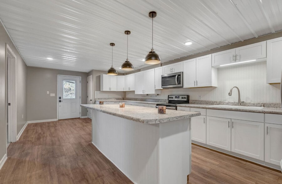 Building Photo - 5440 Eugene Kennedy Ln