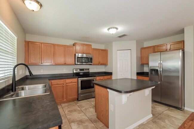 Building Photo - 2735 Breezy Meadow Rd