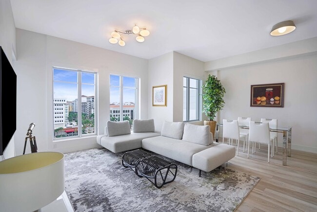 Building Photo - 155 E Boca Raton Rd