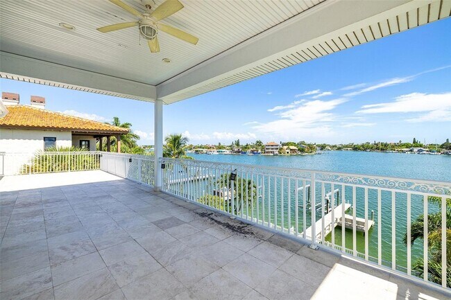 Building Photo - 821 Bay Point Dr