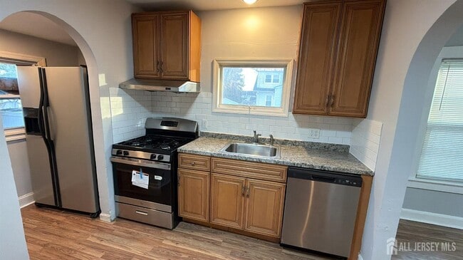 Building Photo - 463 Valmere Ave