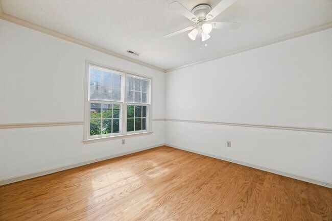 Building Photo - 109 Larkspur Hollow