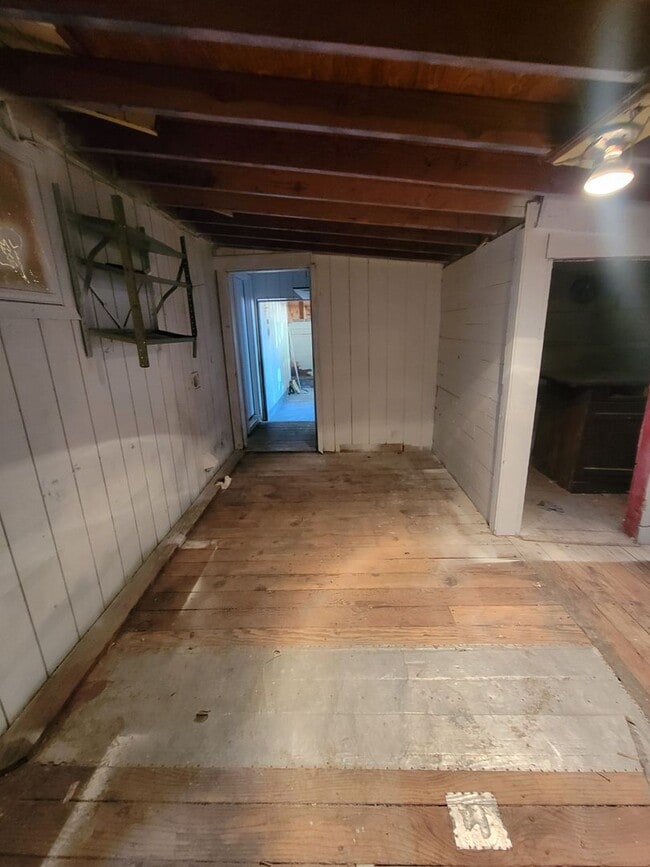 Building Photo - 3 bed/2 bath