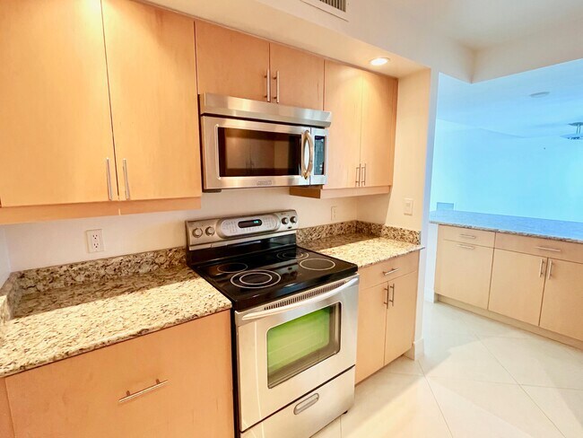 Building Photo - 3000 N Ocean Dr