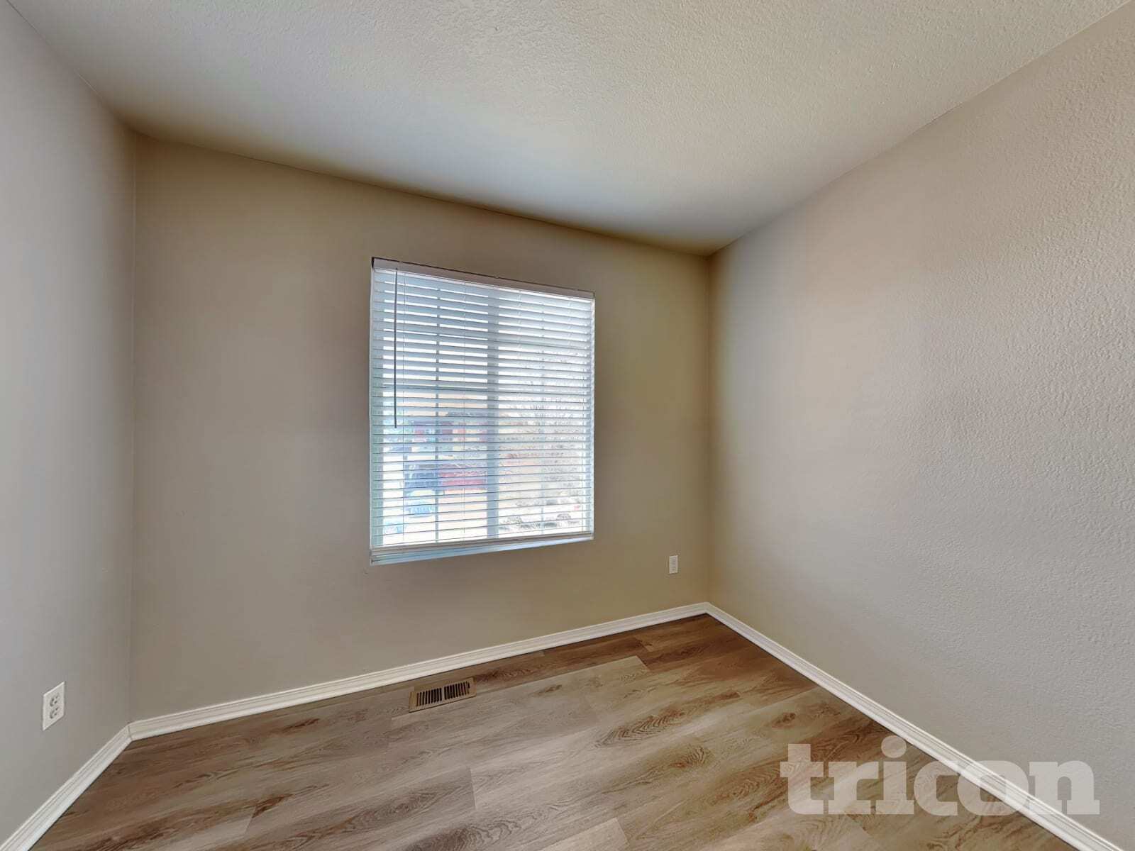 Building Photo - 11817 Columbine St