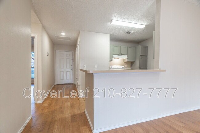 Building Photo - 5528 Lochmoor