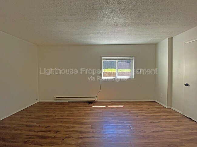 Building Photo - 2716 Nichols Rd