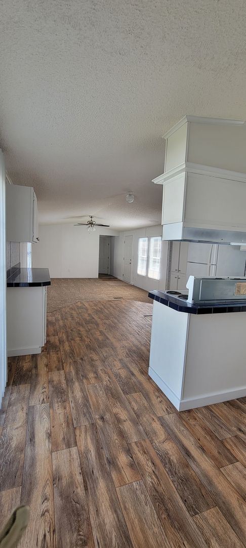 Building Photo - Ready to Move in