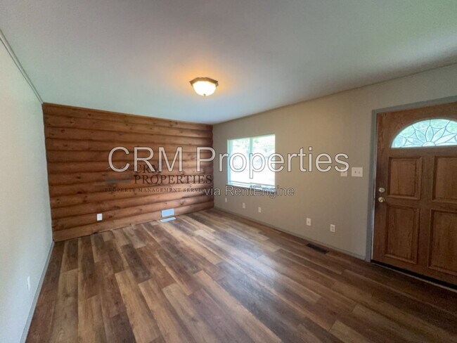 Building Photo - 212 Southlea Dr
