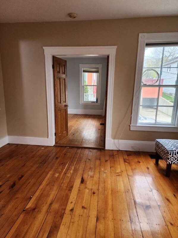 Building Photo - 18 Kenilworth St