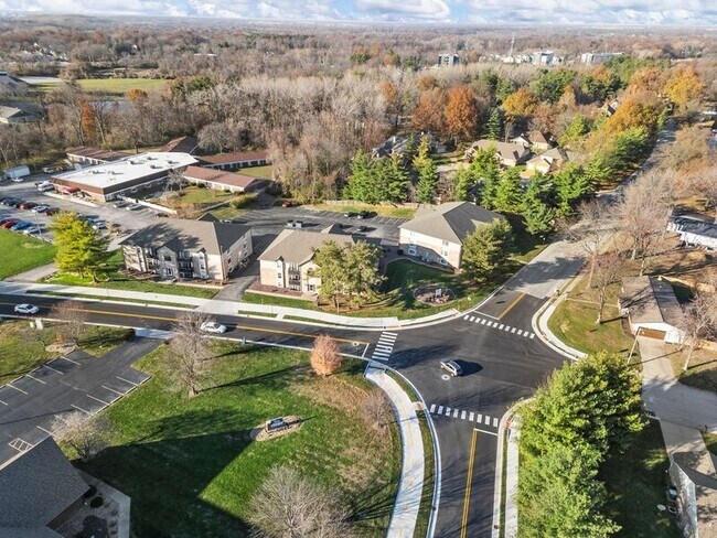 Building Photo - 1070 University Dr