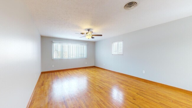 Building Photo - 7405 Marlborough Ave