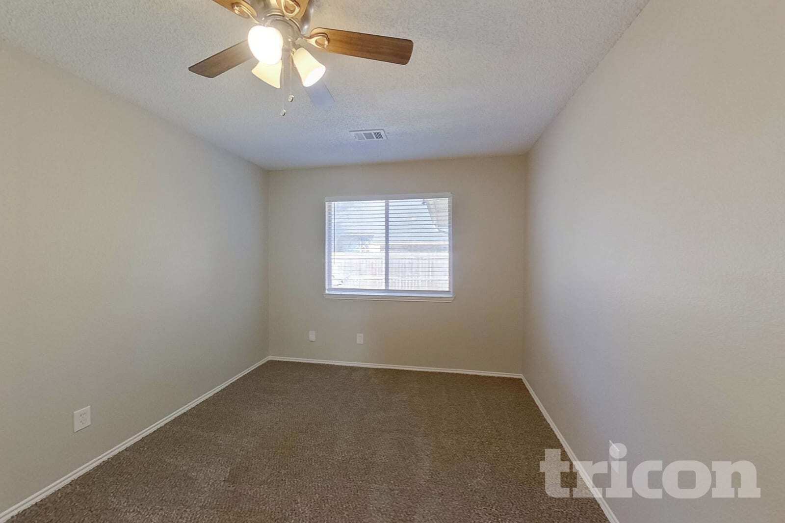 Building Photo - 805 Clover Hill Ln