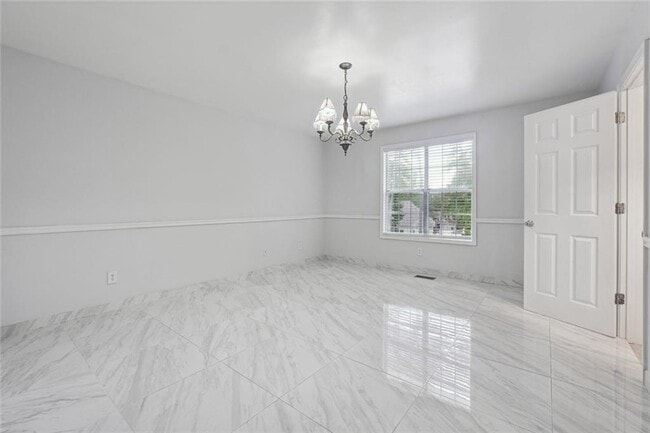 Building Photo - 3149 Lakeview Pkwy