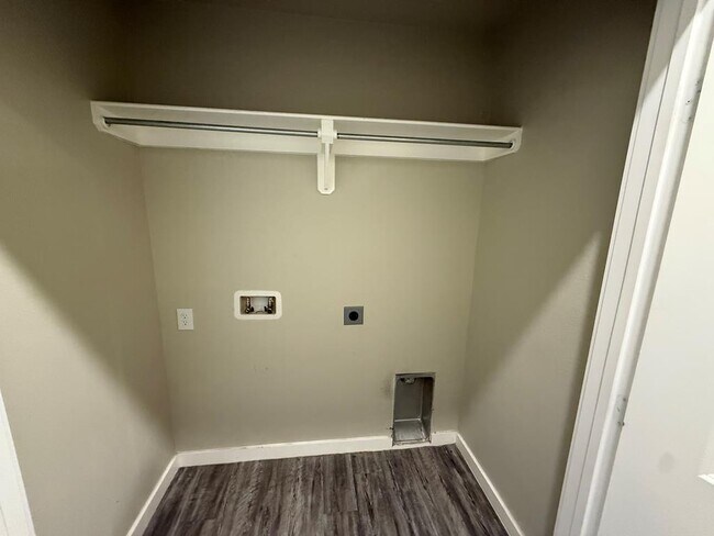 Building Photo - 65 Maverick Dr