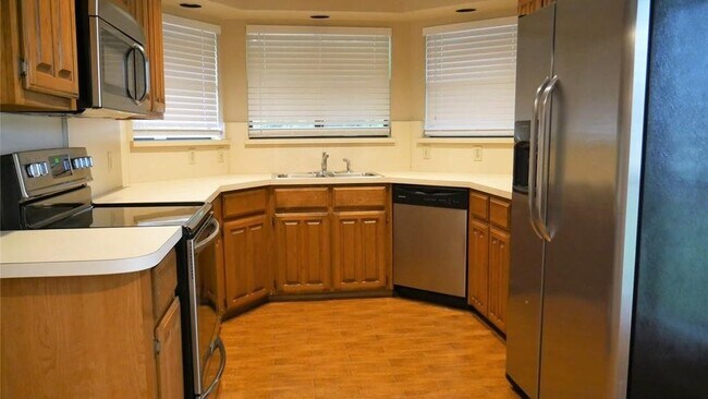 Building Photo - 4916 Timberview Dr