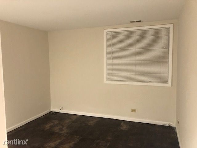 Building Photo - 2650 Brookwood Way Dr