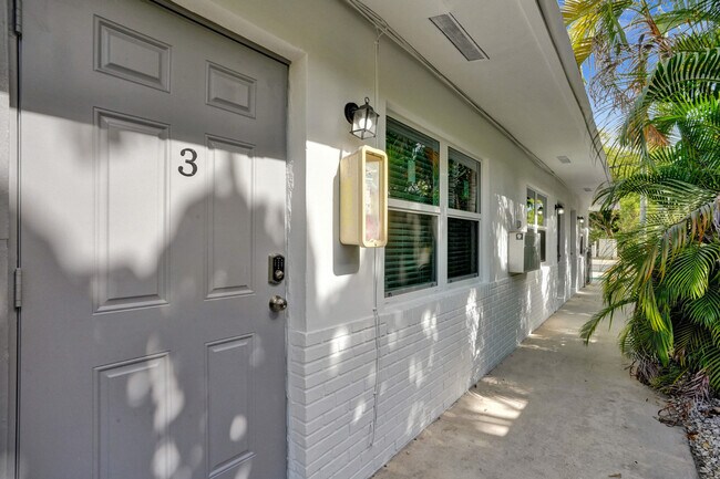 Building Photo - 2023 Miami Rd
