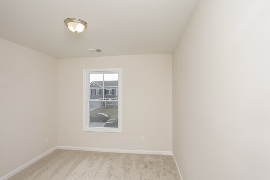 Building Photo - 30 Arizona Ct