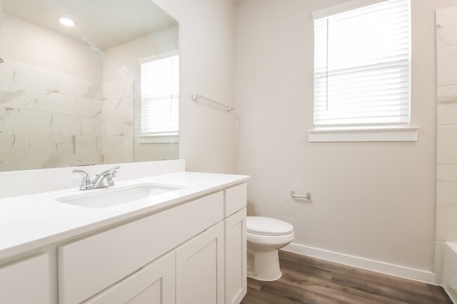 Building Photo - 329 N Centro Cir