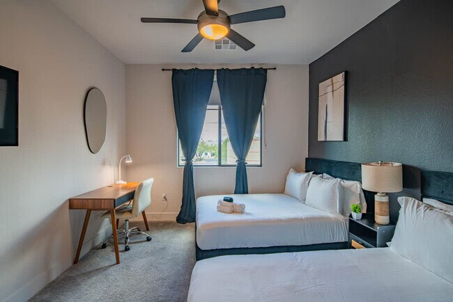 Building Photo - 15501 N Dial Blvd