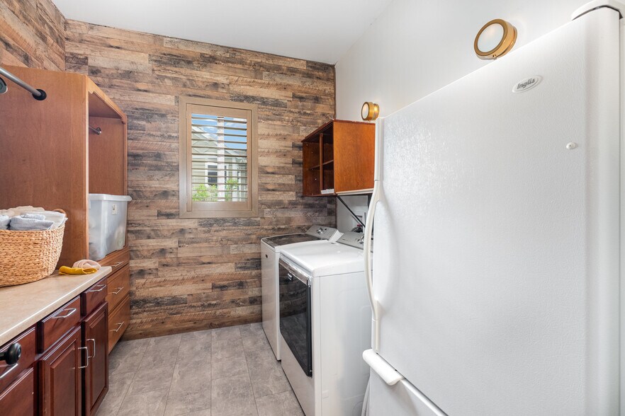 Building Photo - 4006 Apple Valley Dr