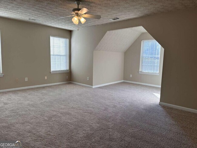 Building Photo - 305 Hulan Way