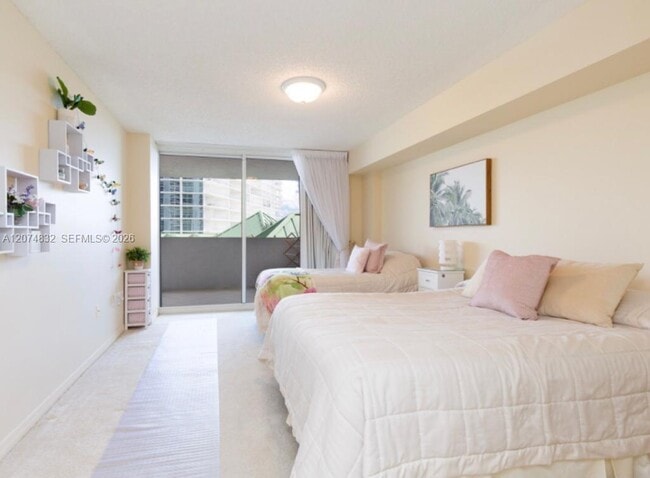 Building Photo - 16711 Collins Ave