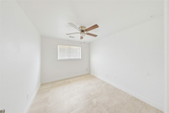 Building Photo - 19519 Mallard Lake Ln